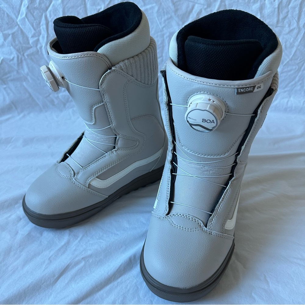 Vans Encore OG Snowboard Boots ‘Khaki/Gum’